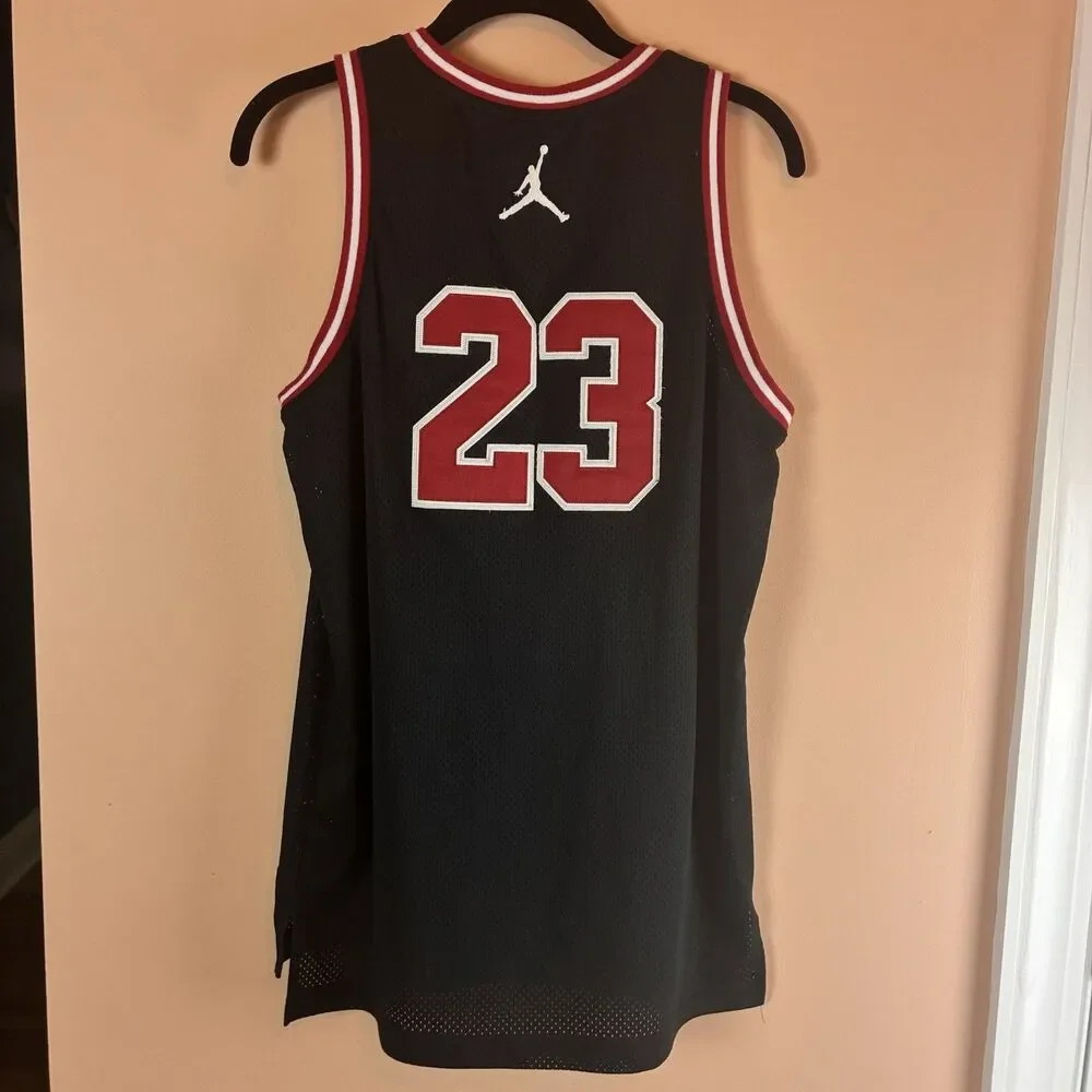 Jordan Brand Michael Jordan 23 Chicago Bulls Jersey Youth XL Age 13-15